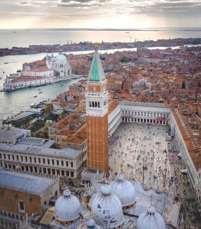 Ca'Serenissima - At 2Mn Of St Mark Square Venecia Exterior foto